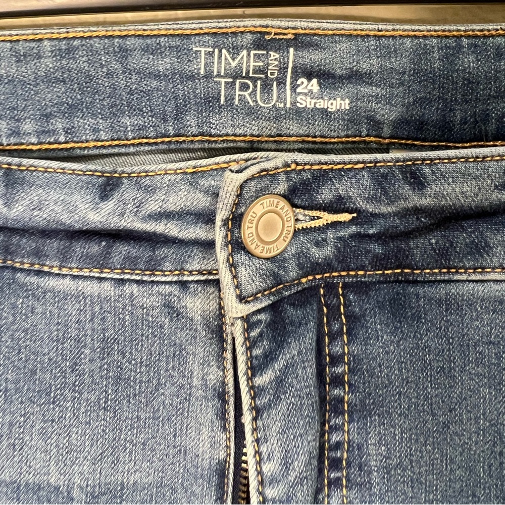 Denim Jeans /straight/ size 24 / never worn